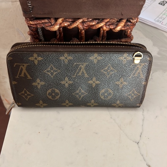 Louis Vuitton wallet - Picture 11 of 11